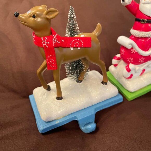 2 Stocking Holders Christmas Santa Claus Clause Deer Sleigh Bottle Brush Tree - Picture 3 of 11